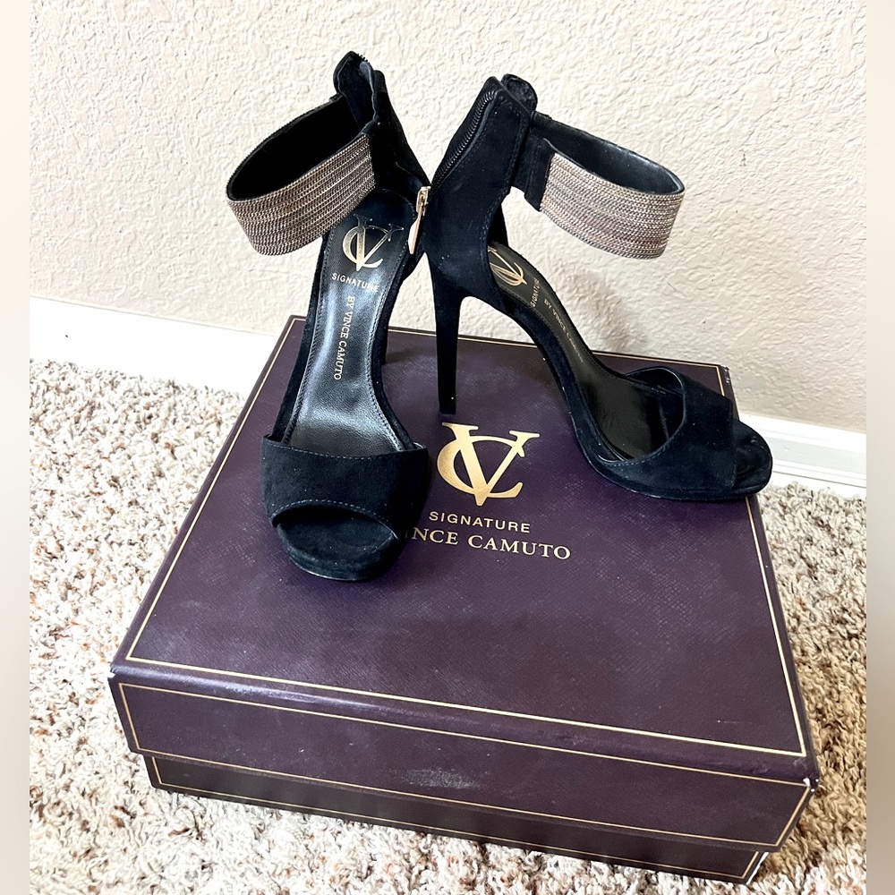 Black Velvet High heel shoes